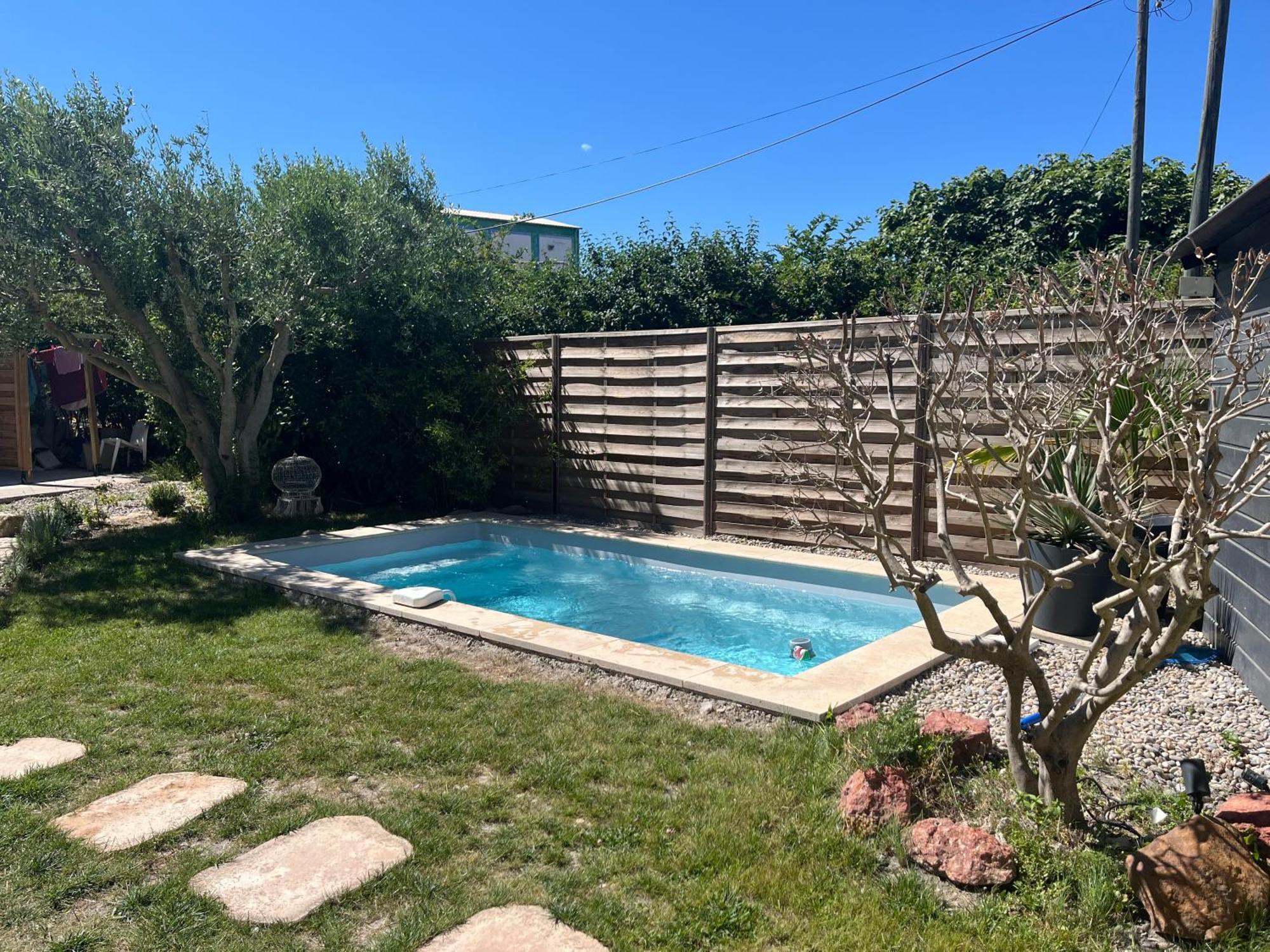شقة Sasha'Blue-Terrasse Jardin-Park-Clim-Piscine LʼIsle-sur-la-Sorgue المظهر الخارجي الصورة